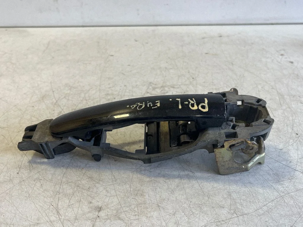 Esiukse välimine käepide 3B0837885