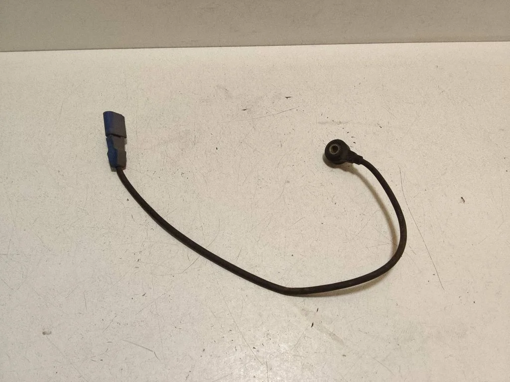 Detonation knock sensor 06C905377