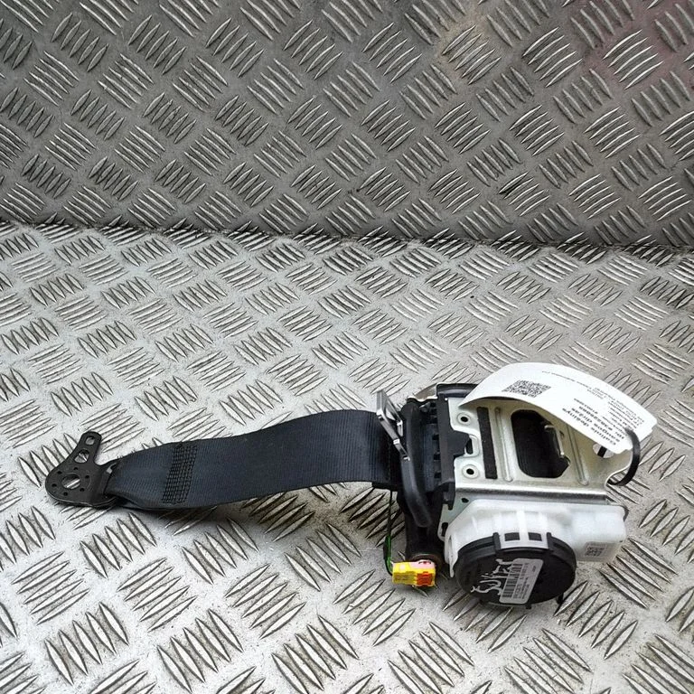 Rear seatbelt 5LE857806B
