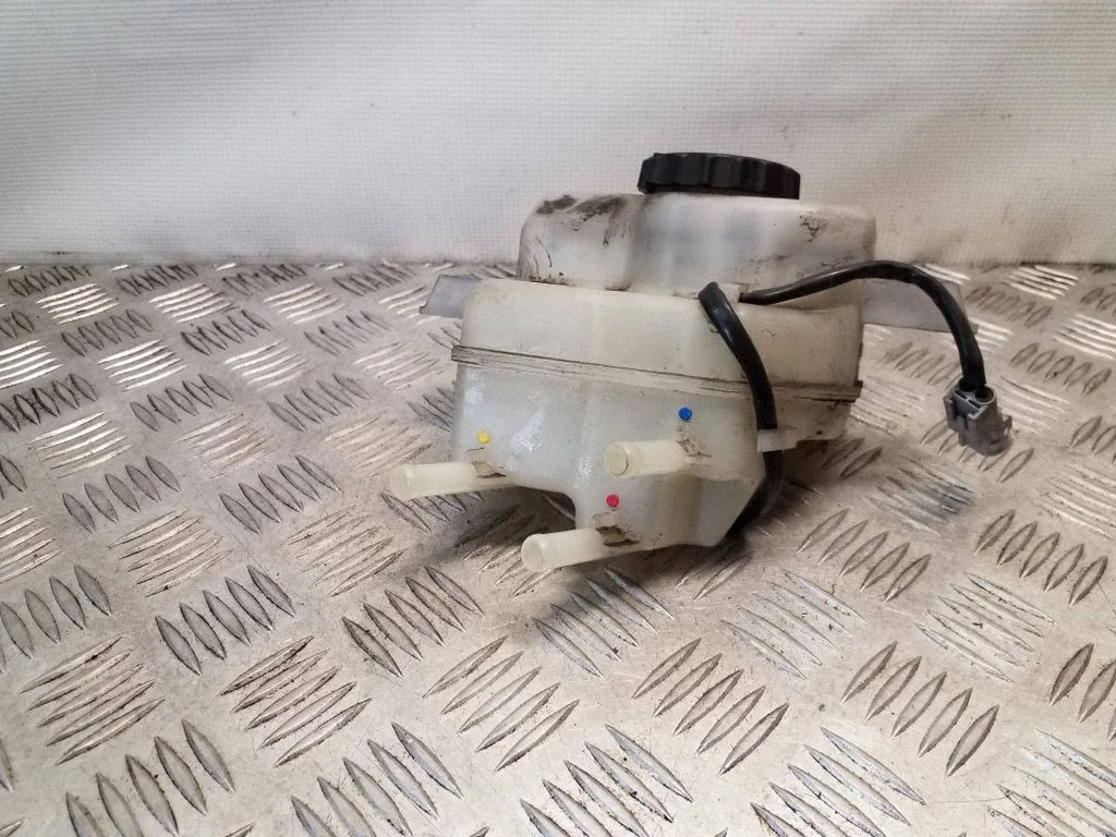 Brake fluid reservoir