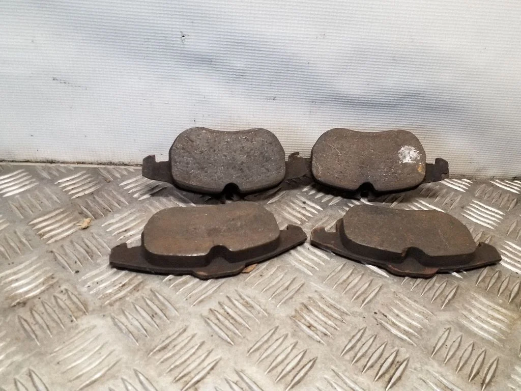 Stabdžių kaladėlės (Priekinės)