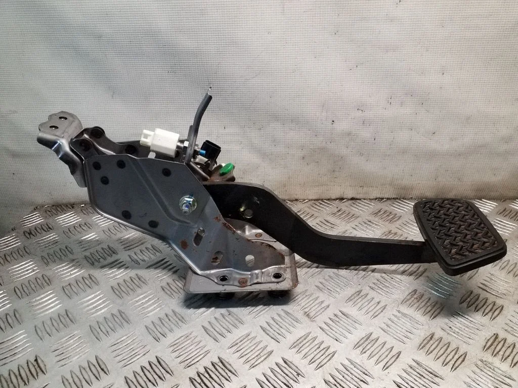 Brake pedal 8951020041