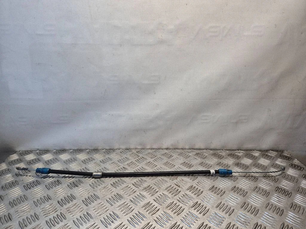 Handbrake/parking brake wiring cable