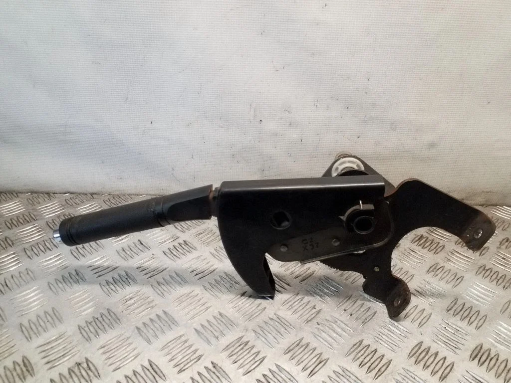 Handbrake/parking brake lever assembly