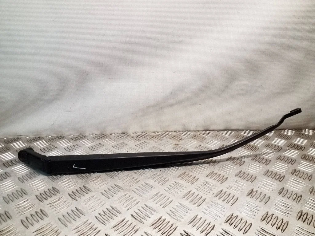 Front wiper blade arm – left