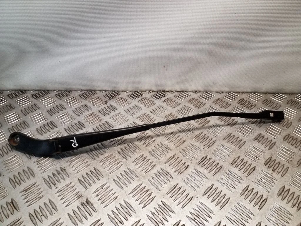 Front wiper blade arm 8K2955408