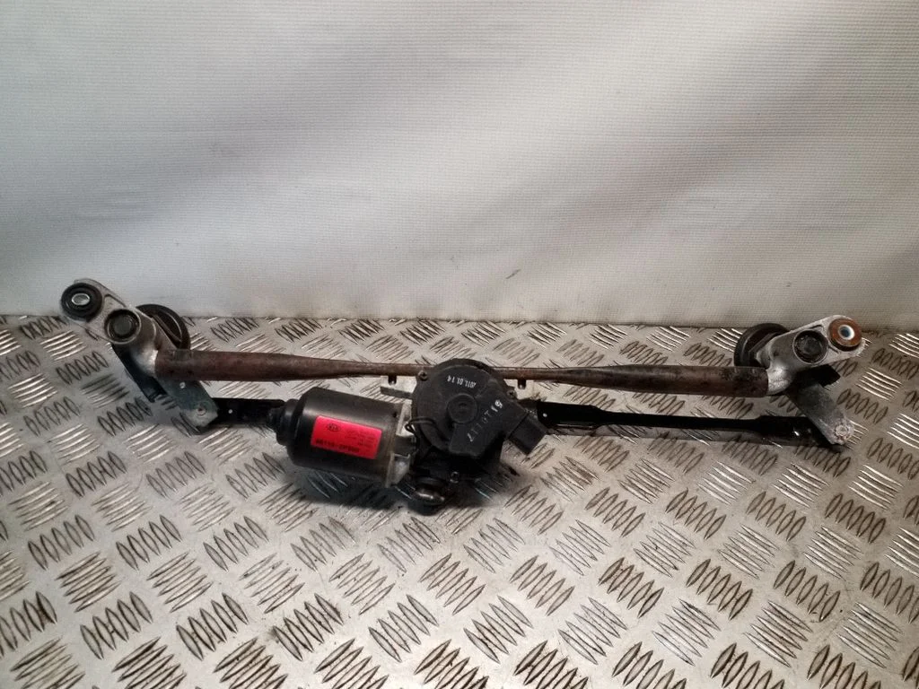 Front wiper linkage and motor – KIA Sorento (2010-2014)