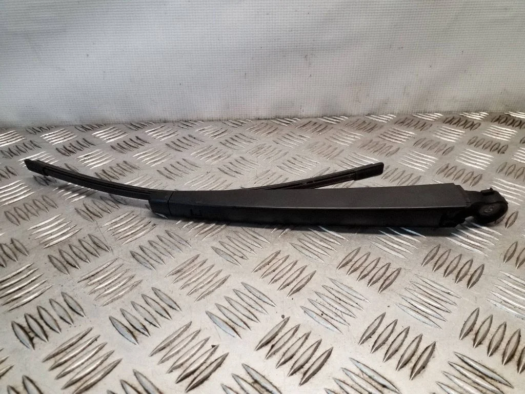 Rear wiper blade arm – Volkswagen Touran II (2010-2016)