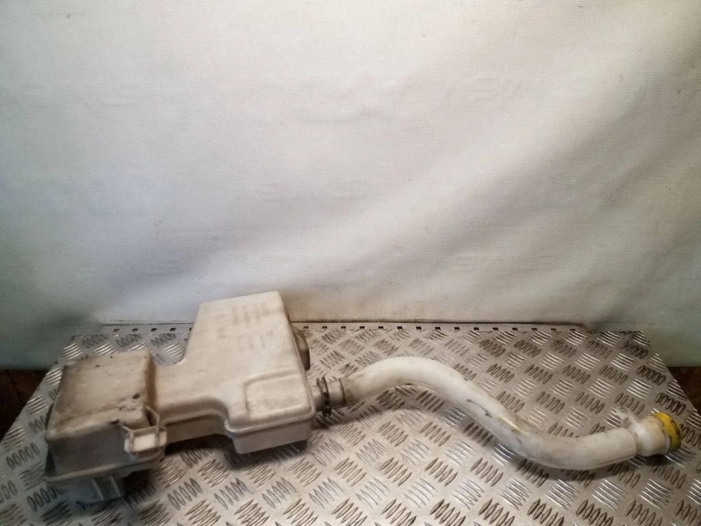 Windshield washer fluid reservoir/tank 289105241R