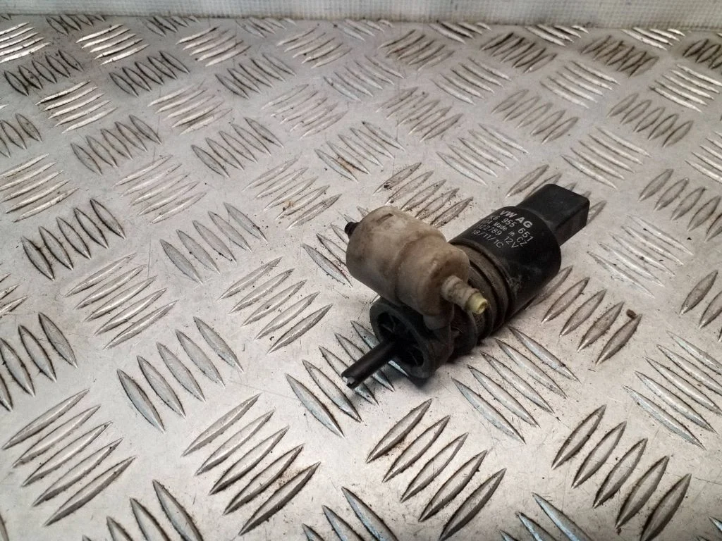 Klaasipesuvedeliku pump (klaaside) 1K6955651