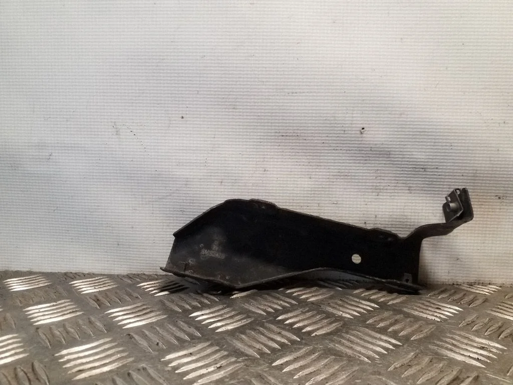 Headlight/headlamp mounting bracket 8A0805608