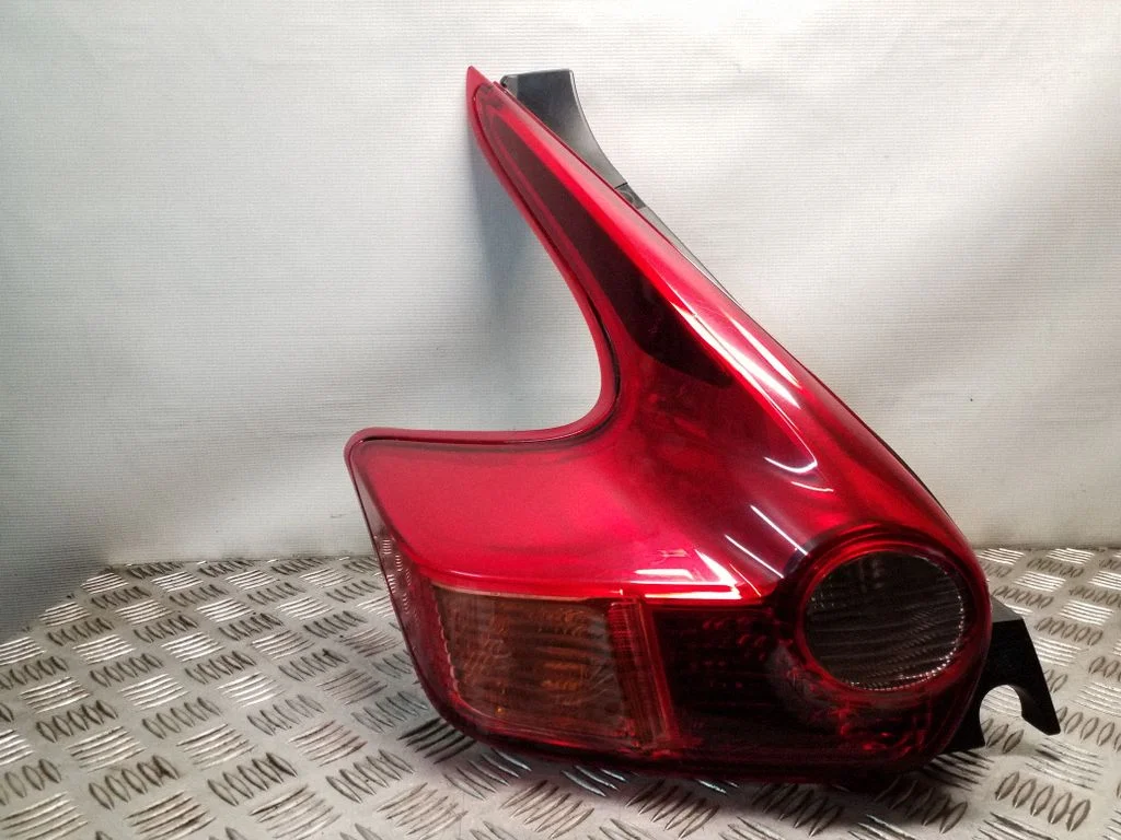 Lampa tylna w błotniku – lewa