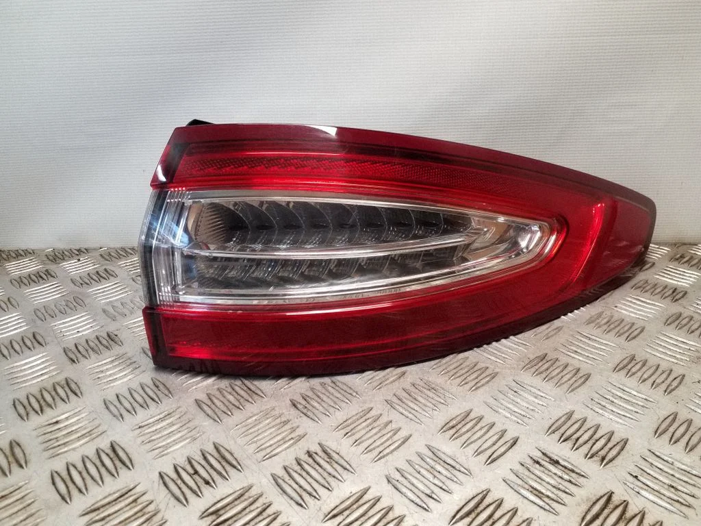 Rear/tail lights DS7313404FG