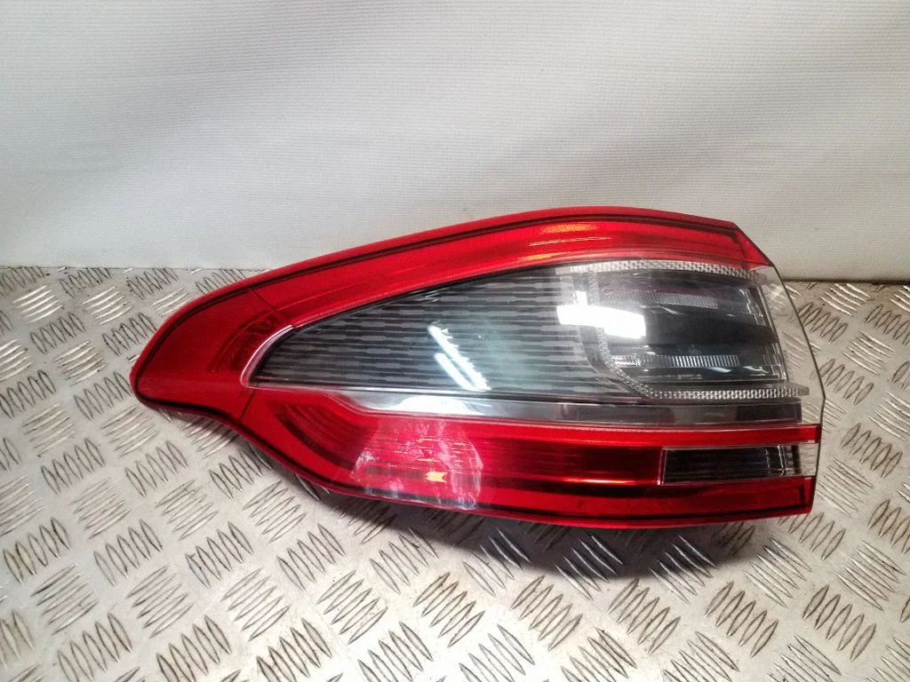 Lampa tylna w błotniku 17318701