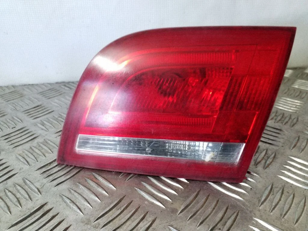 Tailgate rear/tail lights 8P4945094D