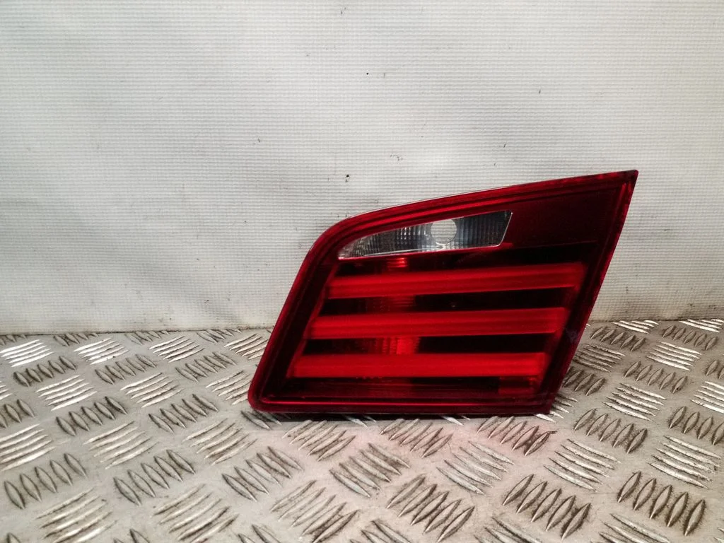 Lampa tylna w klapie 17349002