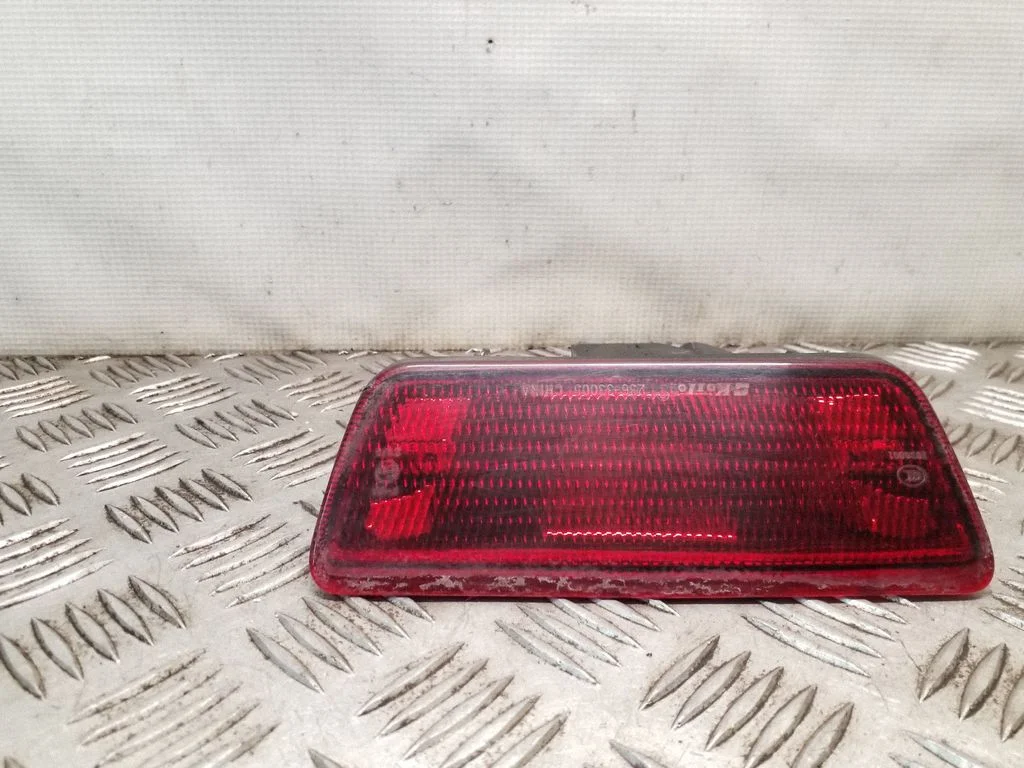 Rear fog light – Nissan Juke I F15 (2010-2018)