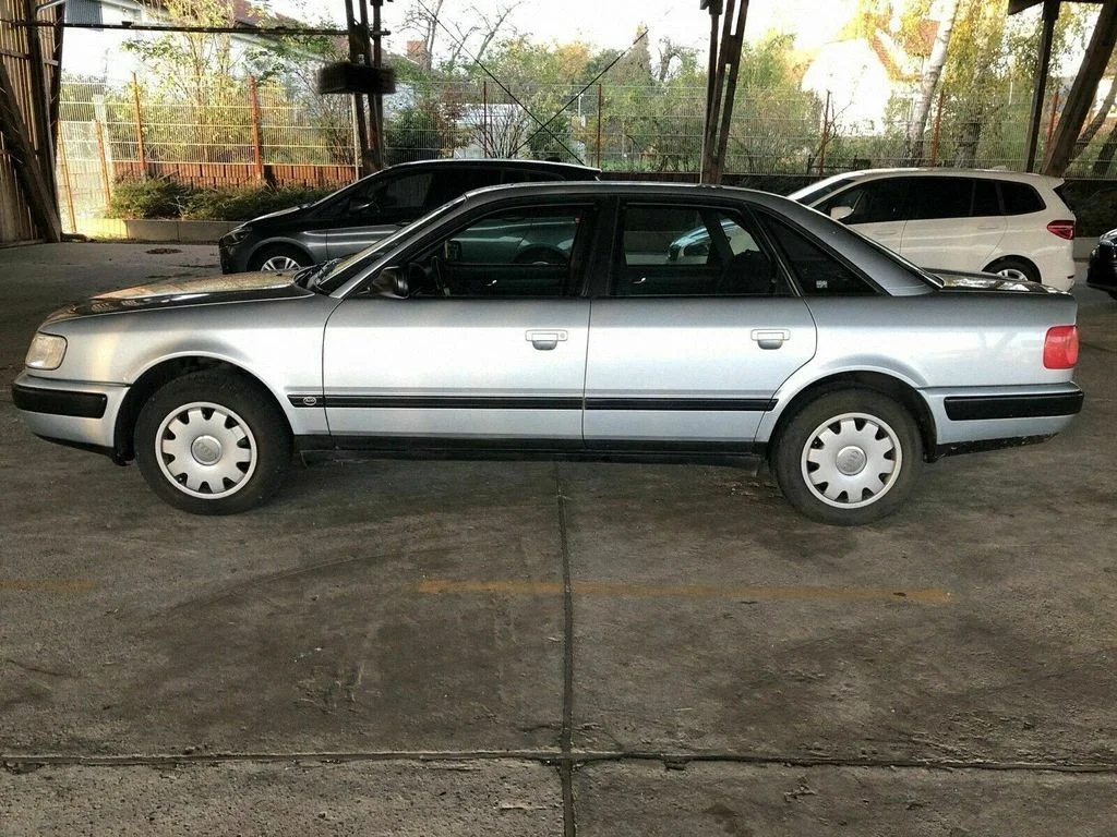 Audi 100