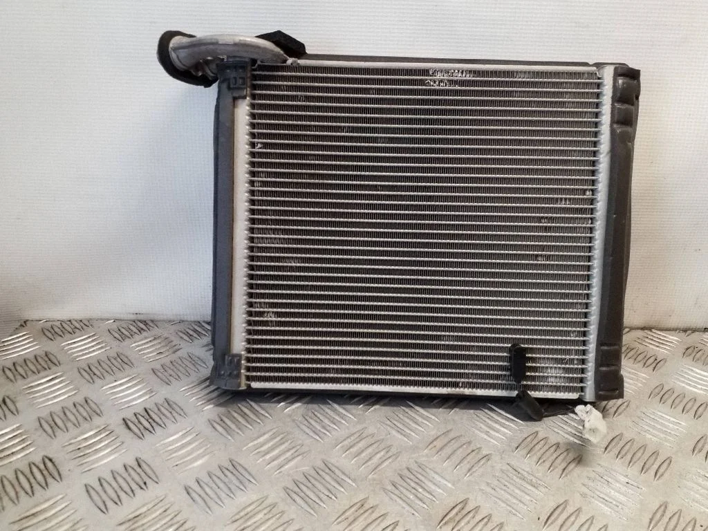 Air conditioning (A/C) radiator (interior)