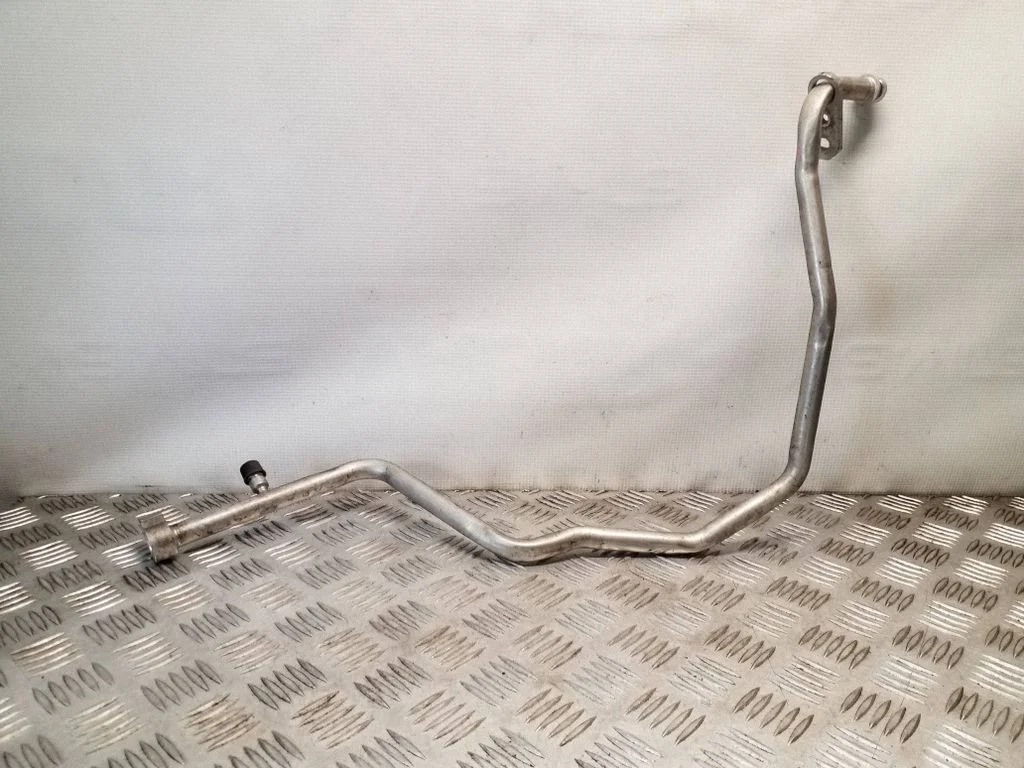 Air conditioning (A/C) pipe/hose