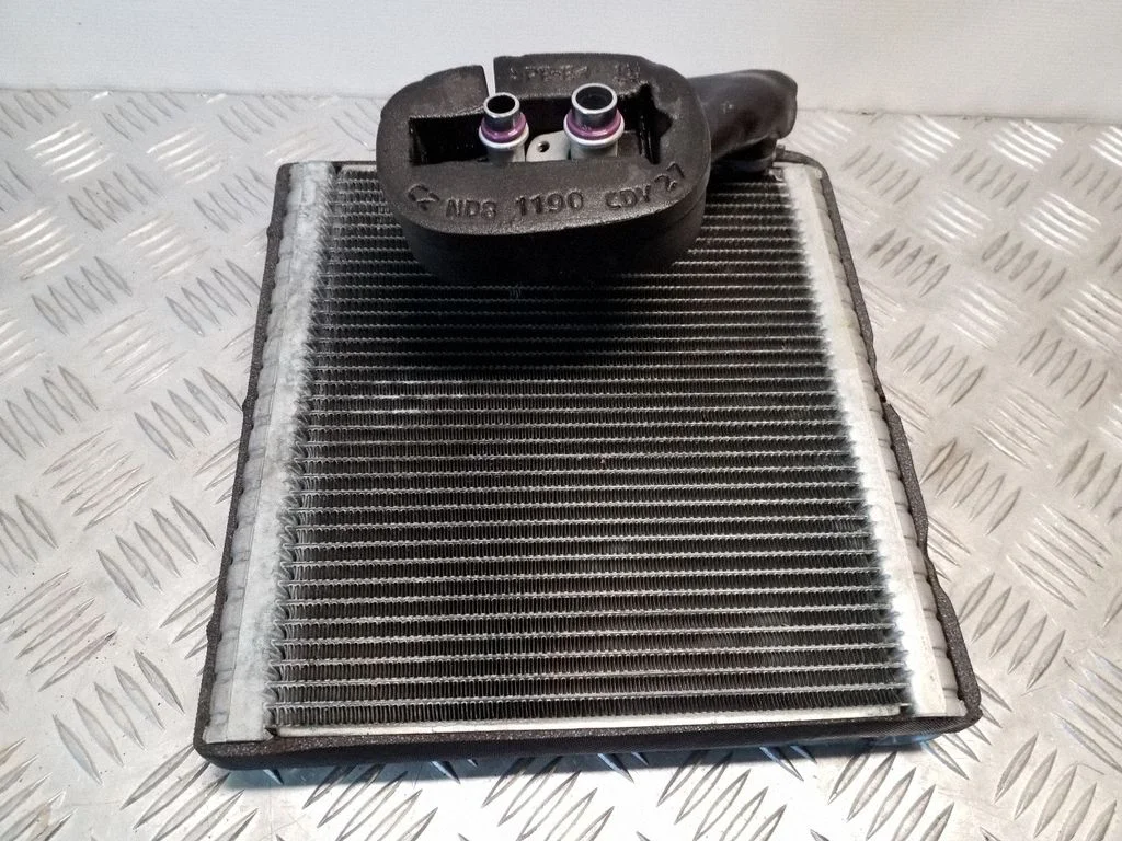 Kliimaseadme radiaator (salongis) 5Q1816105D
