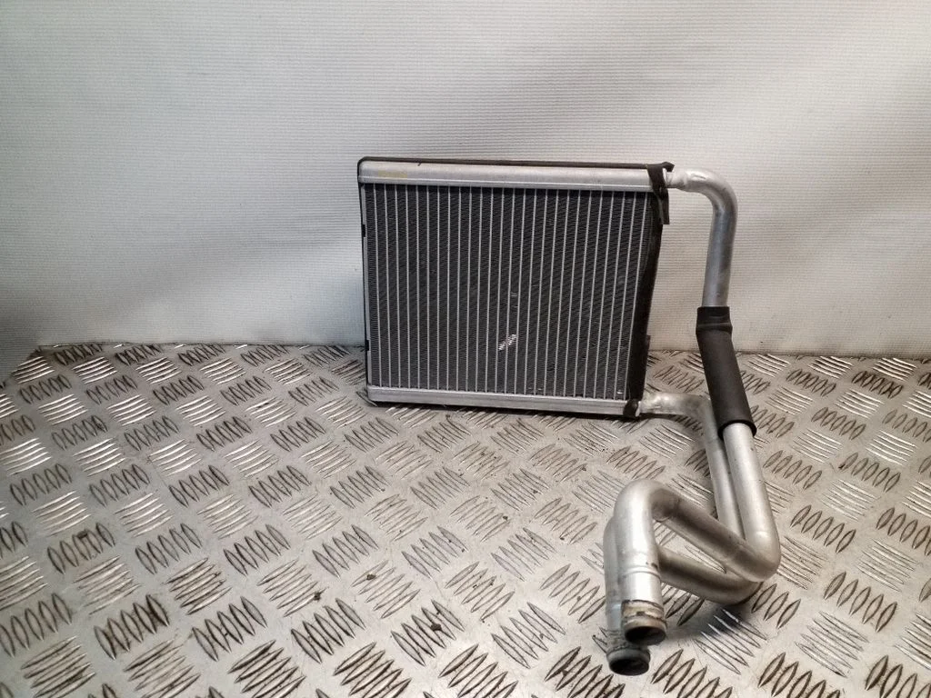 Salongi küttekeha radiaator