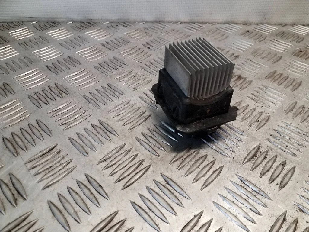 Heater blower motor/fan resistor T1031332X
