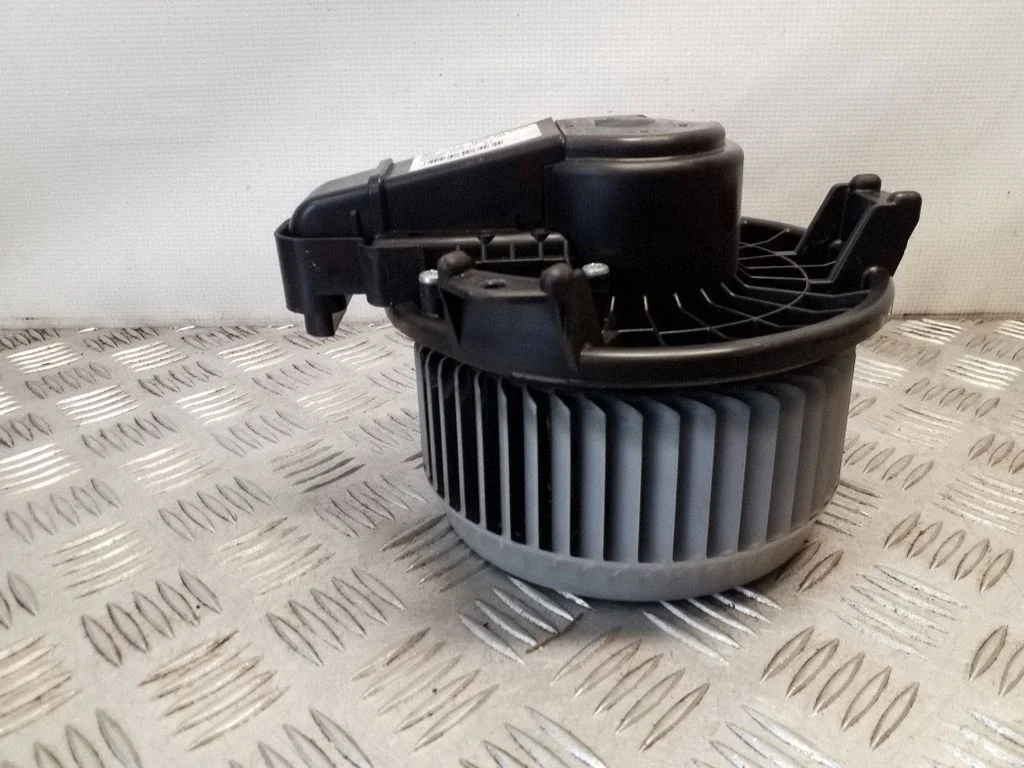Heater fan/blower 2727008075