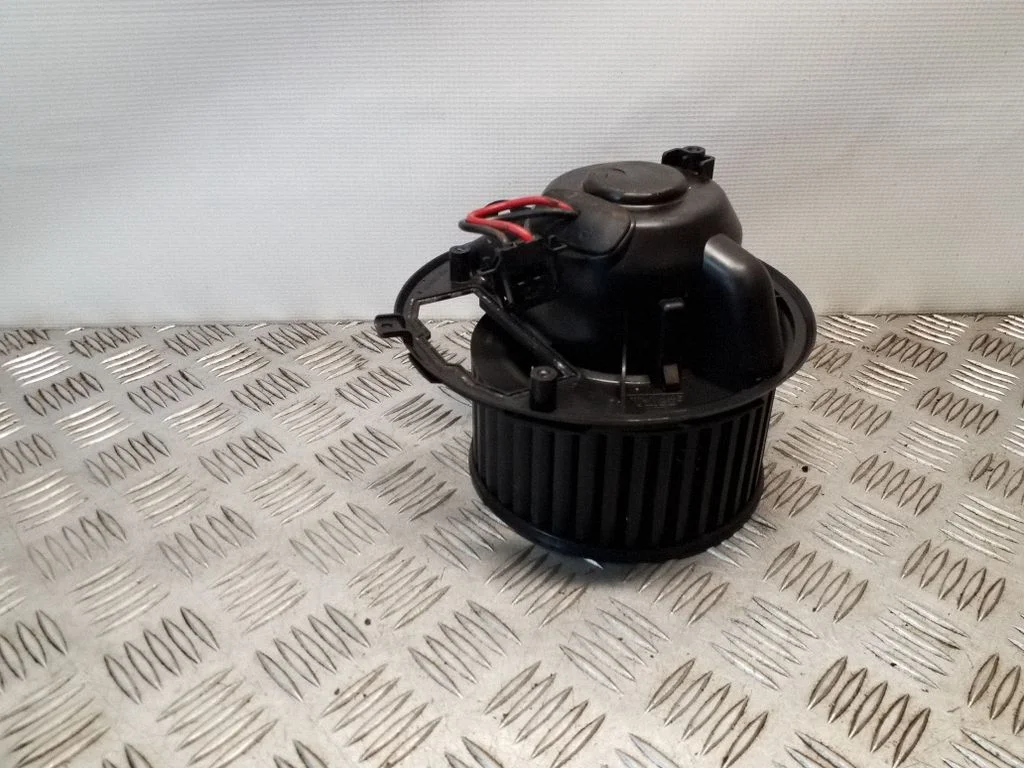 Krāsniņas ventilators/pūtējs 1K2820015G