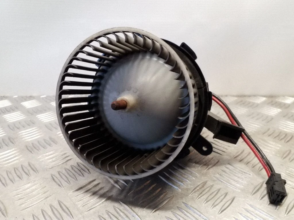 Heater fan/blower X6813005
