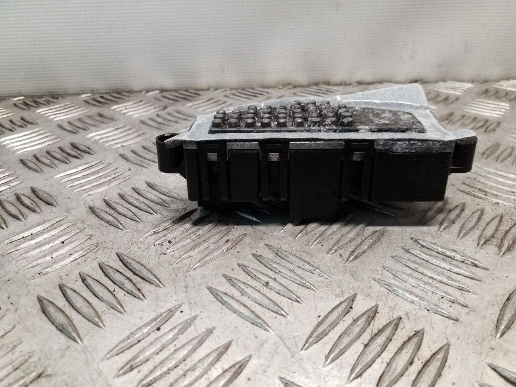 Heater blower motor/fan resistor 8T0820521E