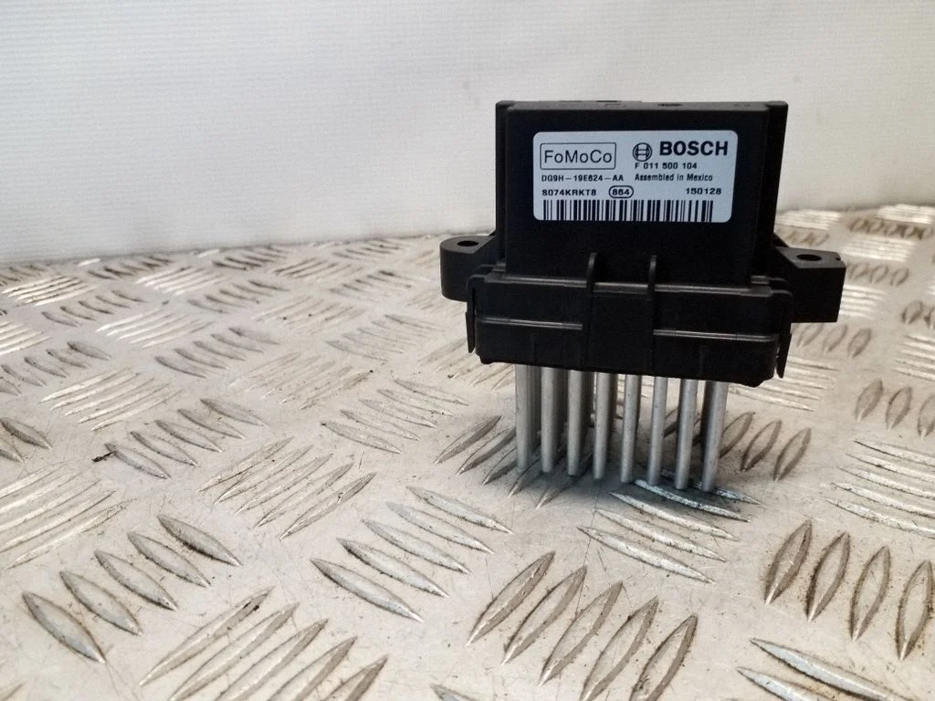 Heater blower motor/fan resistor F011500104
