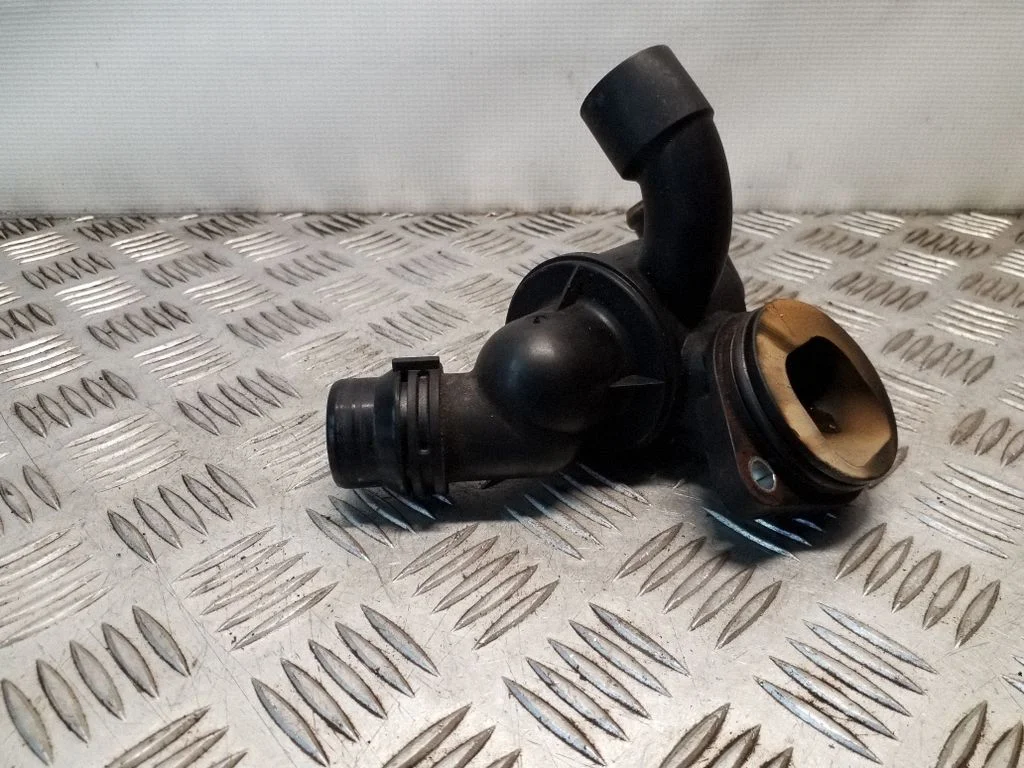 Termostat / obudowa termostatu – Audi A5 Sportback 8TA (2009-2016)