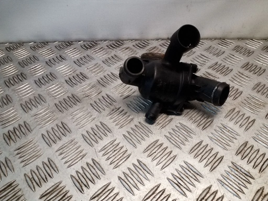 Thermostat/thermostat housing – Audi A1 (2010-2018)