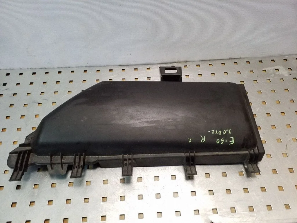 Oro mikrofiltro dangtelis