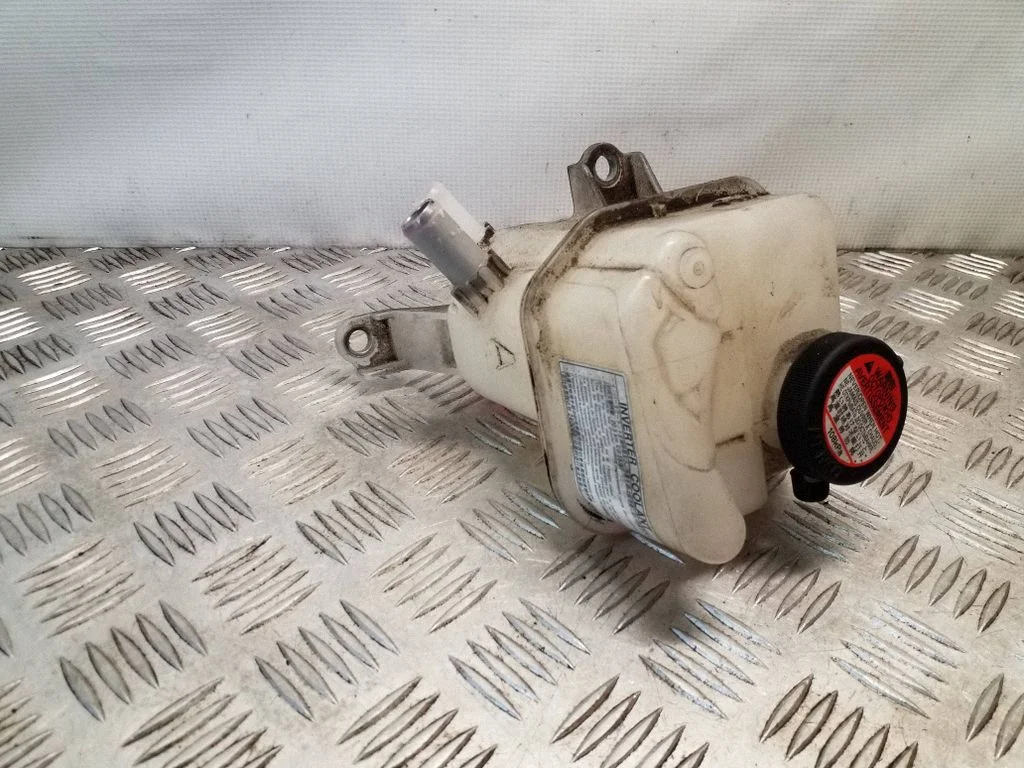 Coolant expansion tank/reservoir