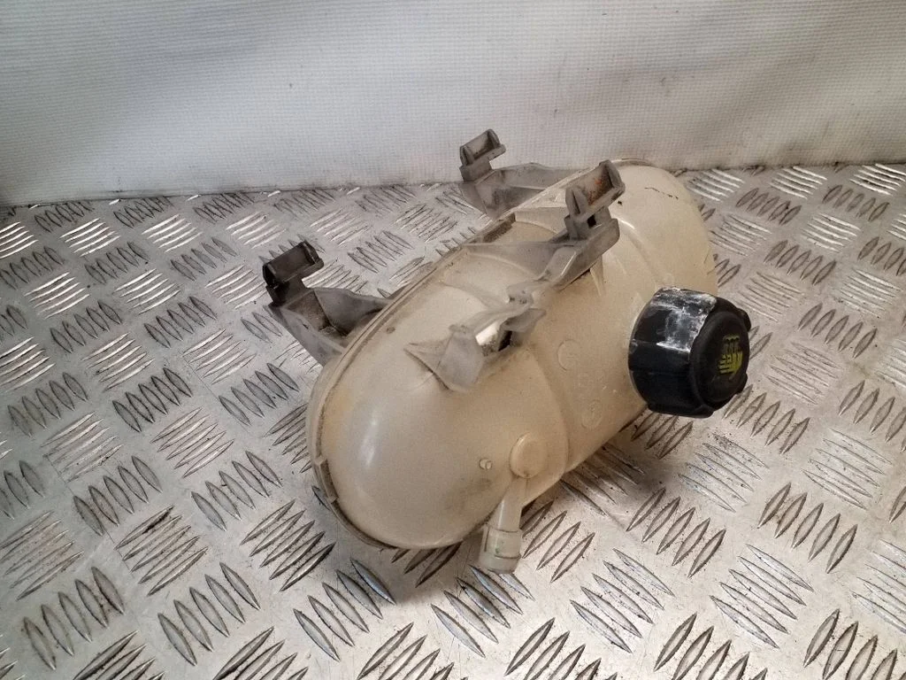 Coolant expansion tank/reservoir – Renault Trafic III (X82) (2014-)