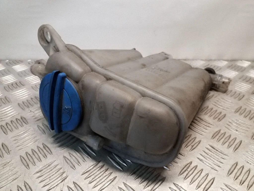 Coolant expansion tank/reservoir 8K0121405M