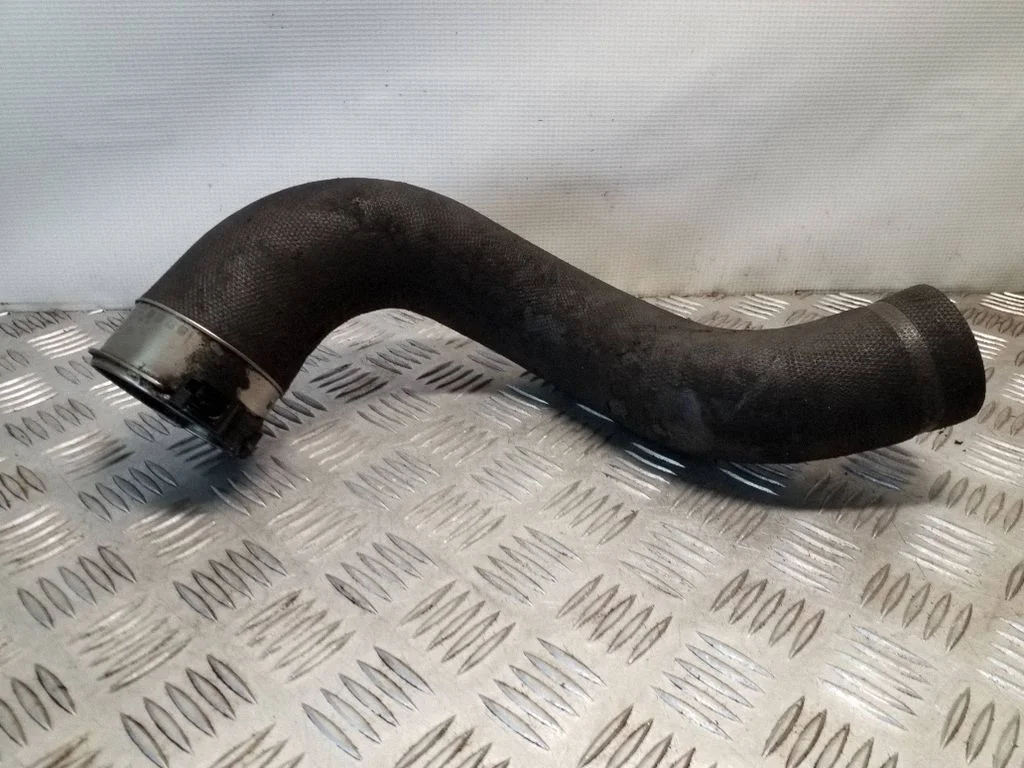 Intercooler hose/pipe