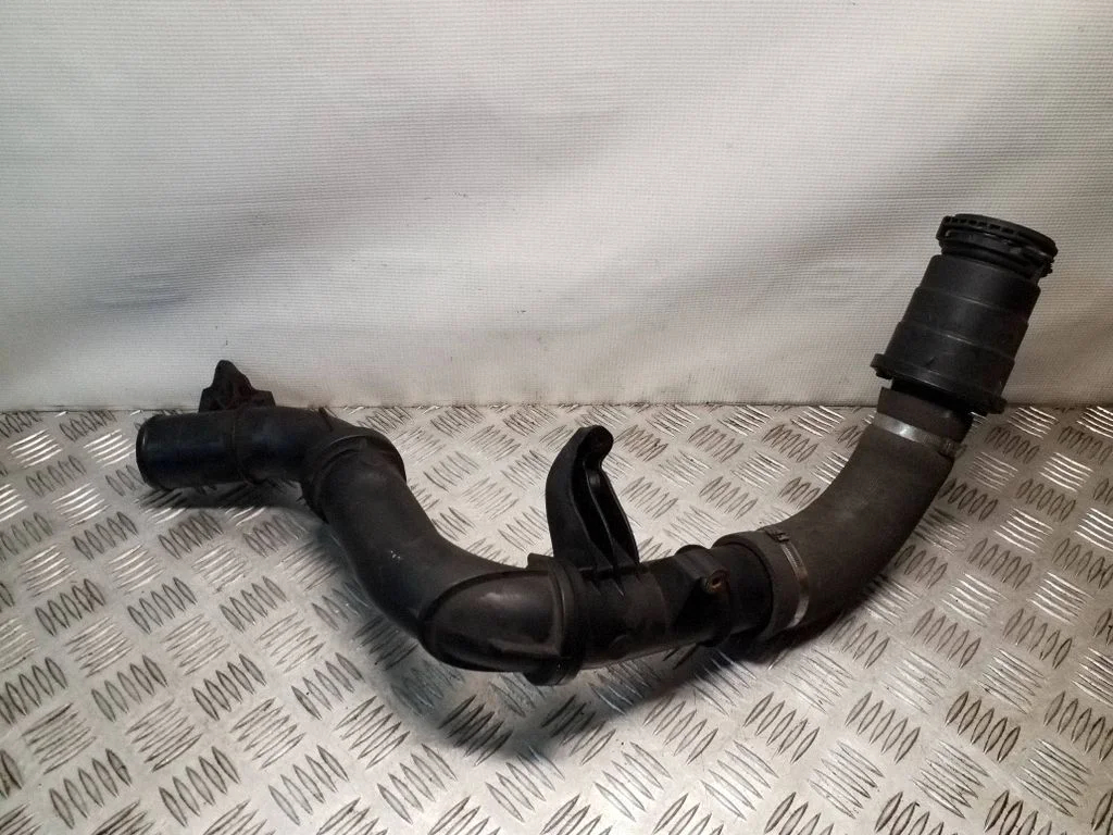 Intercooler hose/pipe 144601915R