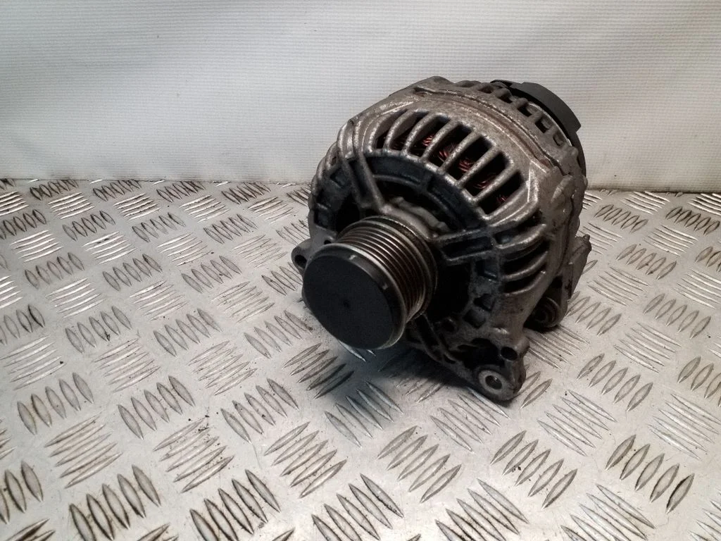 Ģenerators 03L903023