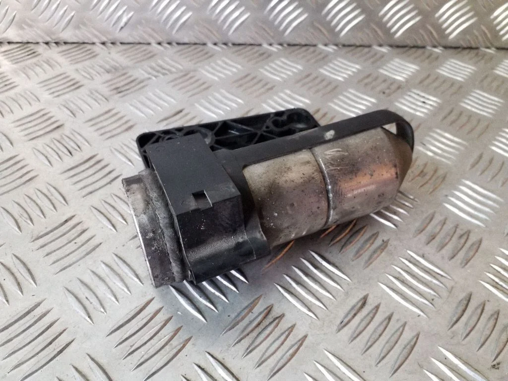 Air conditioning (A/C) air dryer