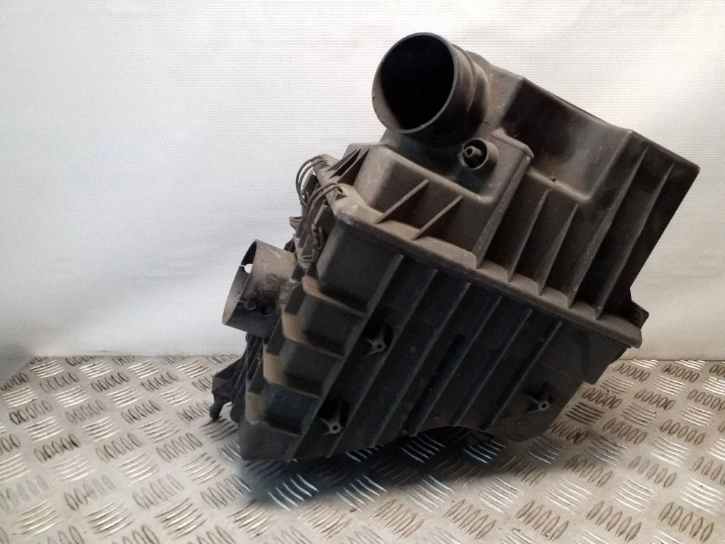 Obudowa filtra powietrza YC159600DD