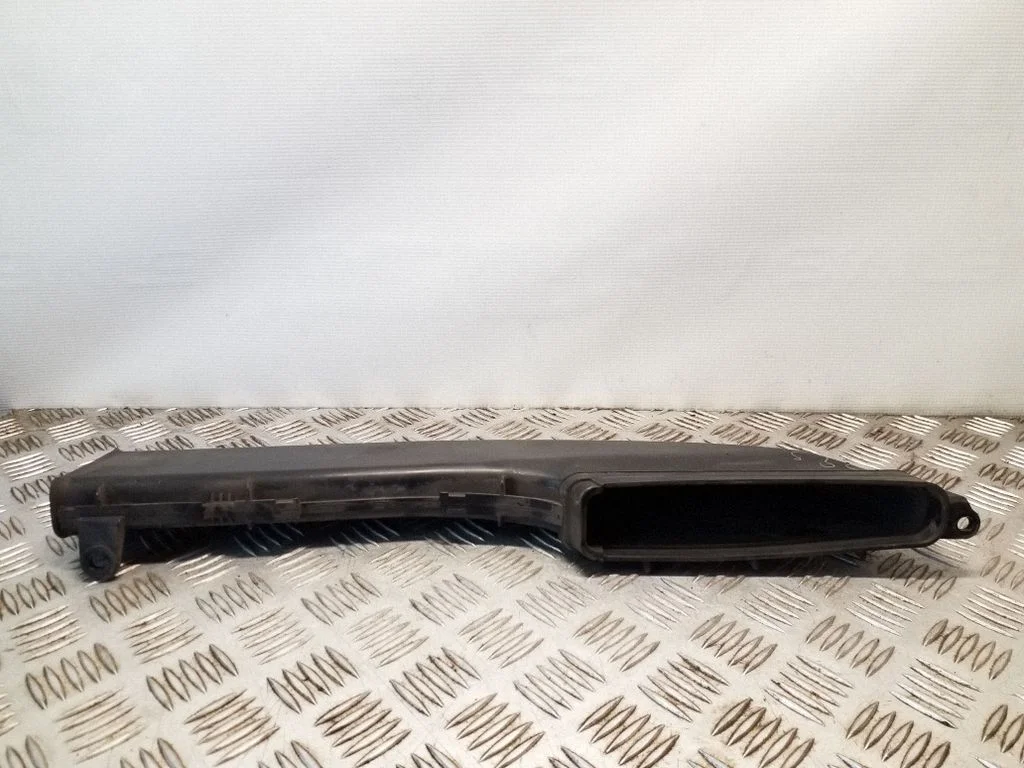 Air intake duct part DS739C675FA