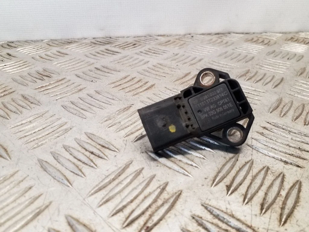 Gaisa spiediena devējs 03G906051E