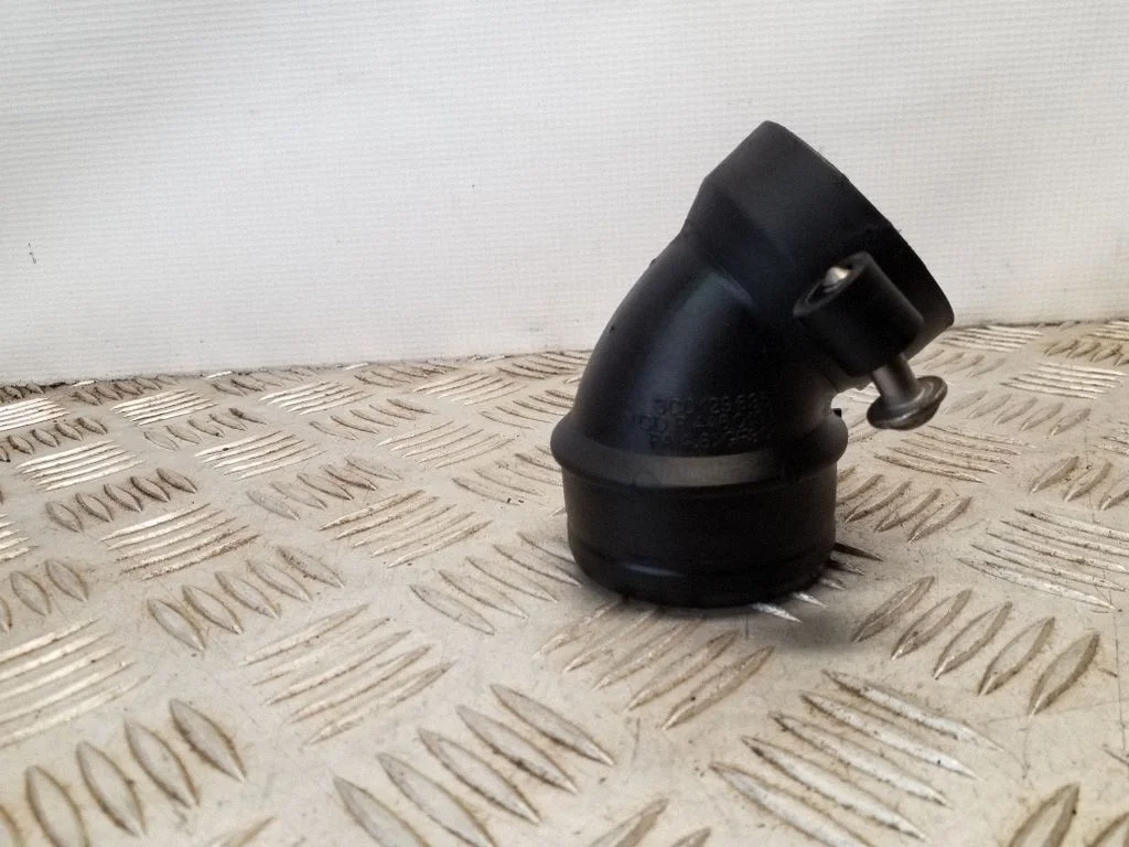 Gaisa caurule uz turbīnu 3C0129635
