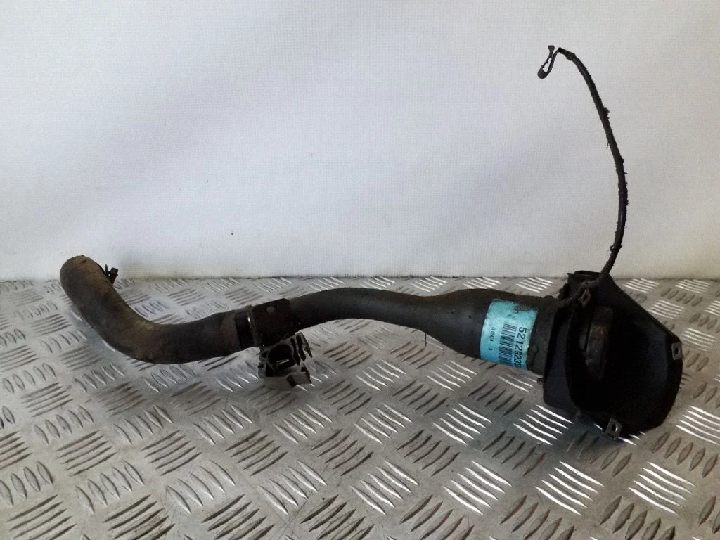 Fuel tank filler neck pipe – Jeep Grand Cherokee (WK) (2005-2010)