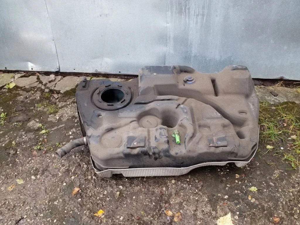 Fuel tank DG939K007KH