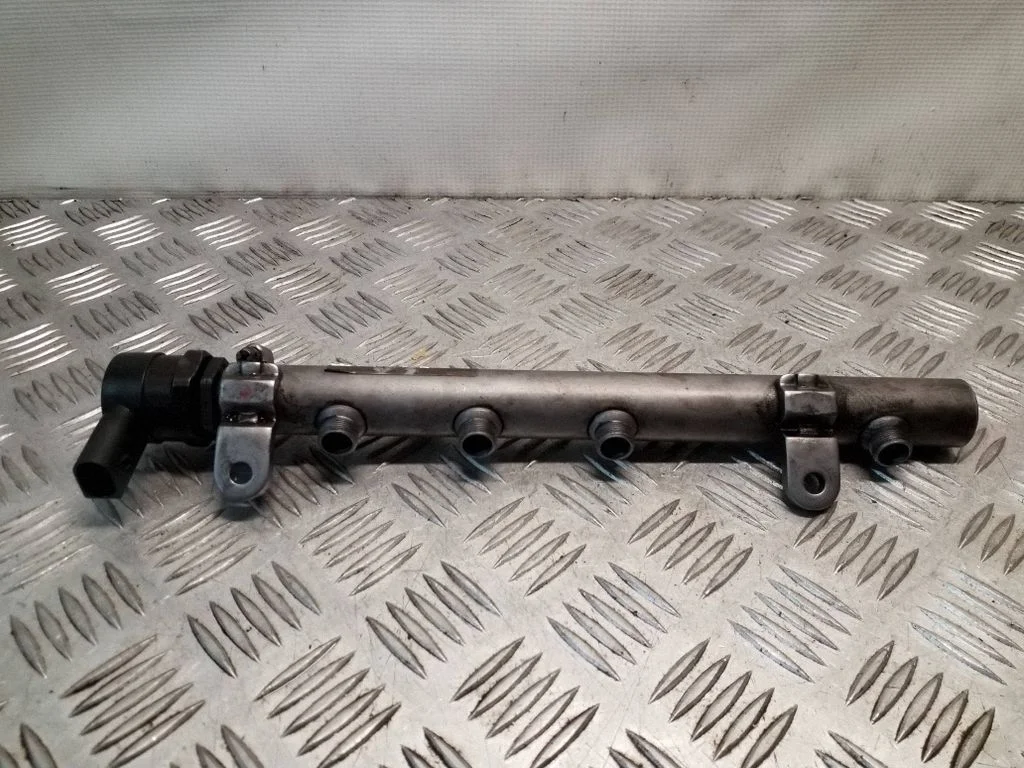 Fuel main line pipe A6110780449