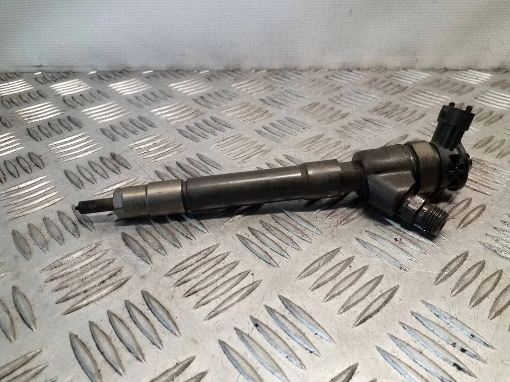 Fuel injector H8201055367